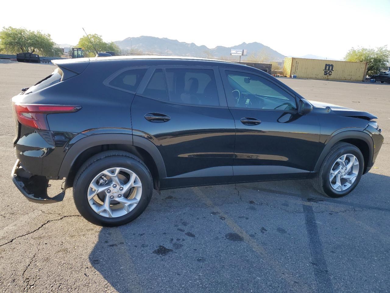 2024 CHEVROLET TRAX LS - Фото 3