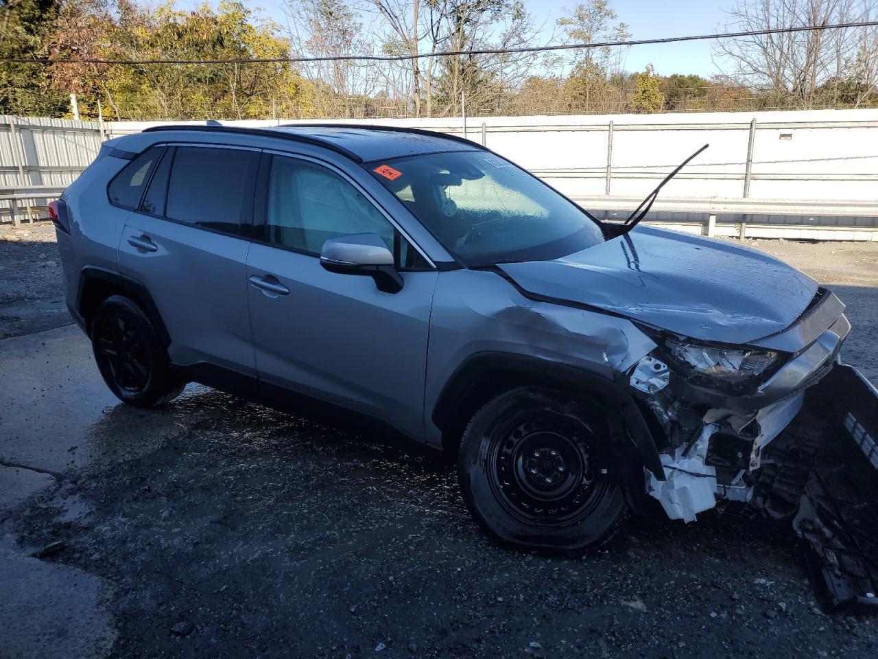 2021 TOYOTA RAV4 LE - Фото 4