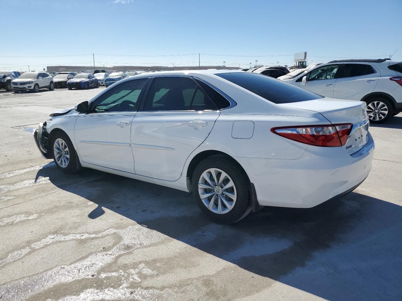 2015 TOYOTA CAMRY LE - Фото 2