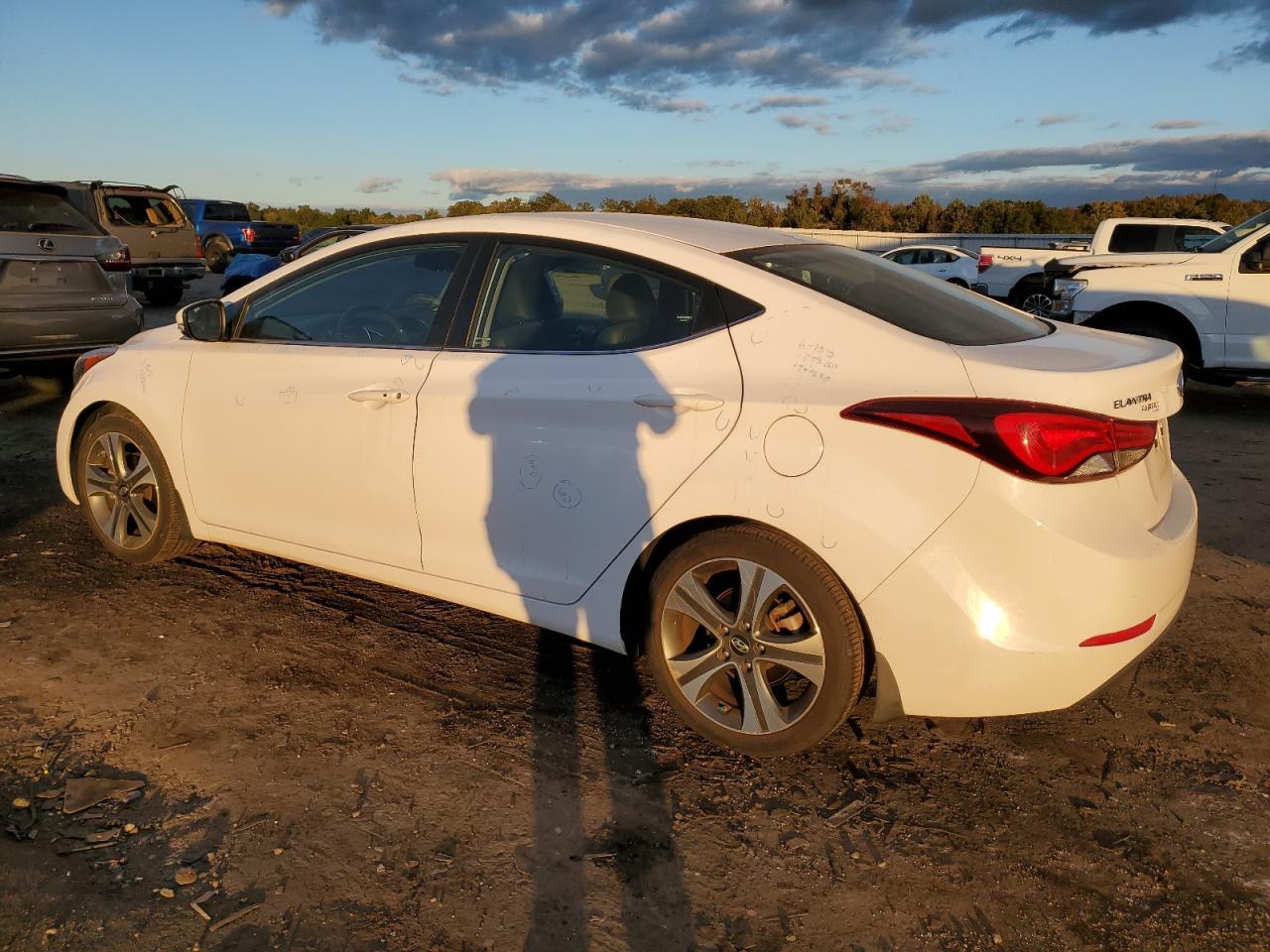 2015 HYUNDAI ELANTRA SE - Image 2