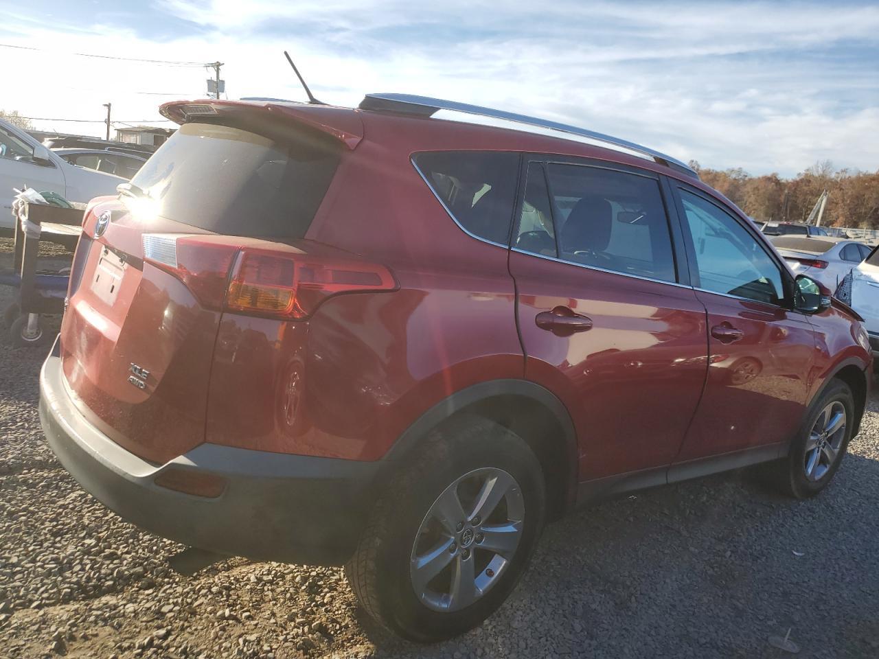 2015 TOYOTA RAV4 XLE - Фото 3