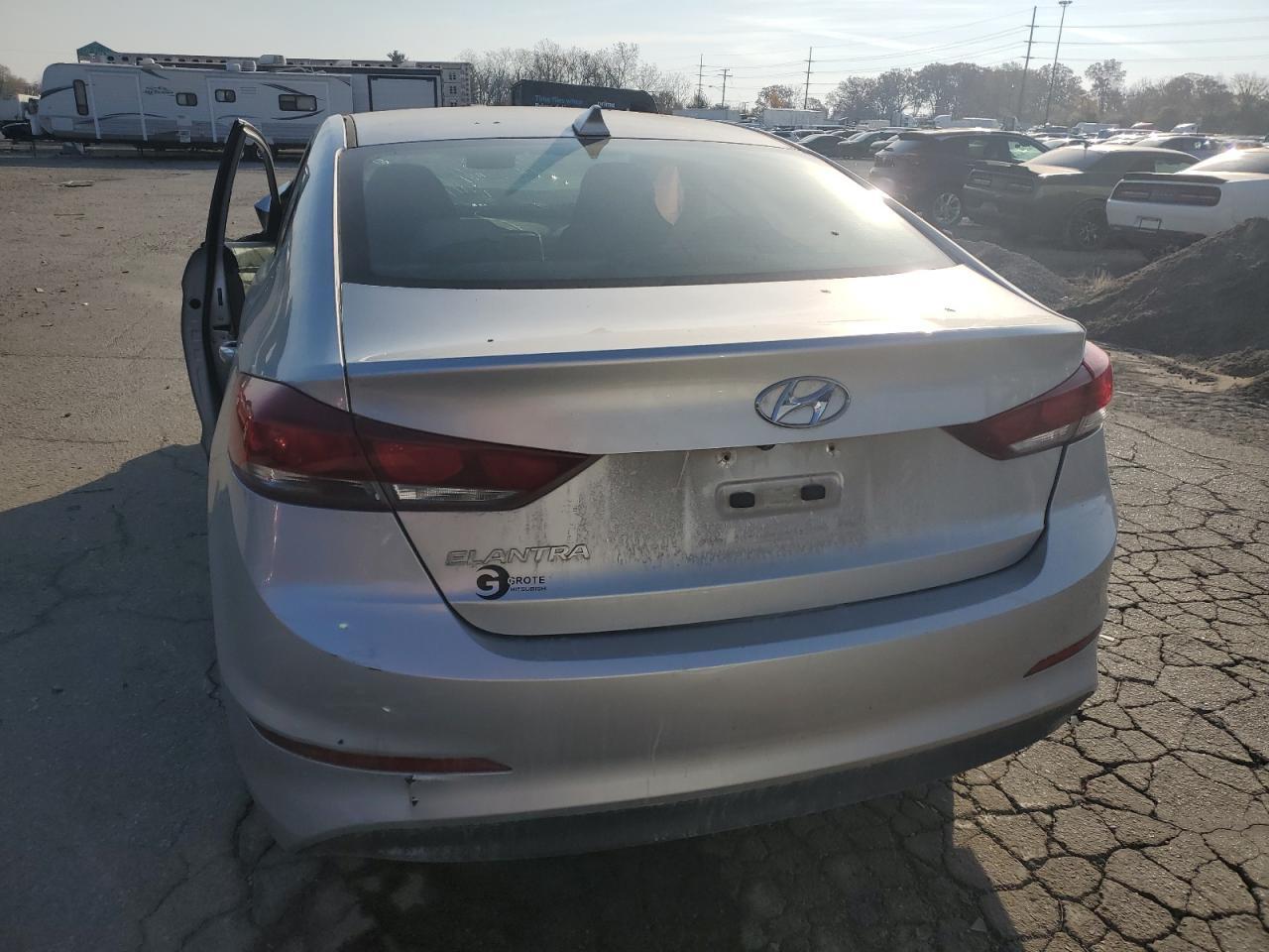 2017 HYUNDAI ELANTRA SE - Image 6