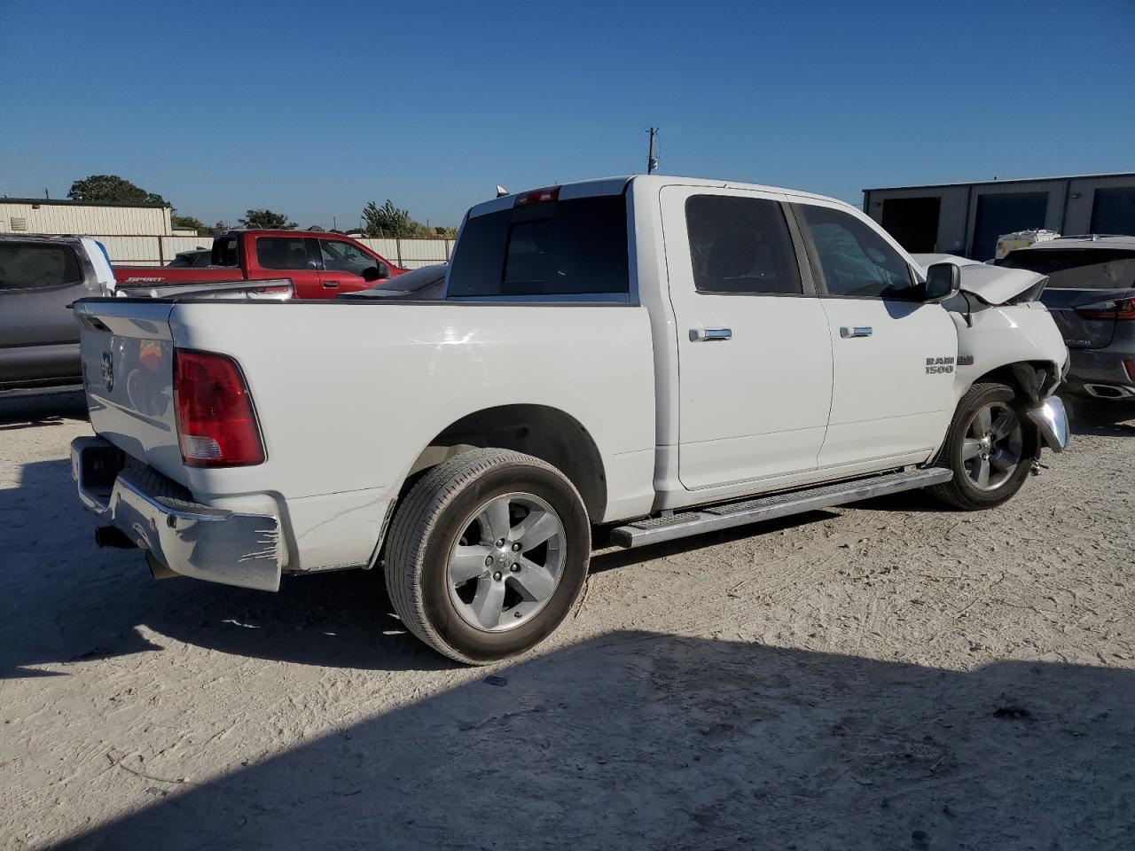 2015 RAM 1500 SLT - Image 3