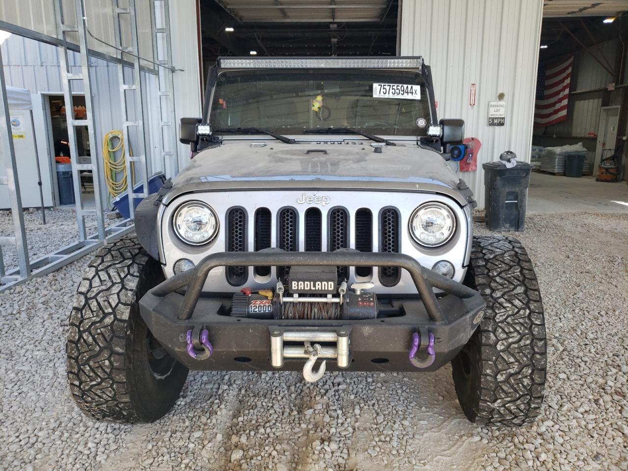 2017 JEEP WRANGLER U - Image 5