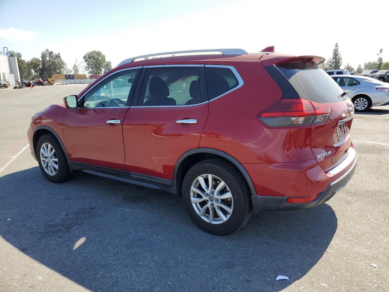 2017 NISSAN ROGUE SV - Фото 2