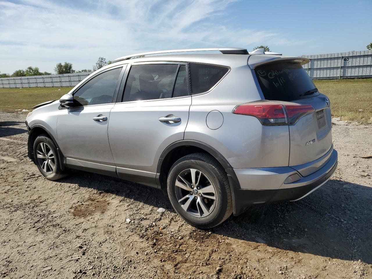 2016 TOYOTA RAV4 XLE - Фото 2