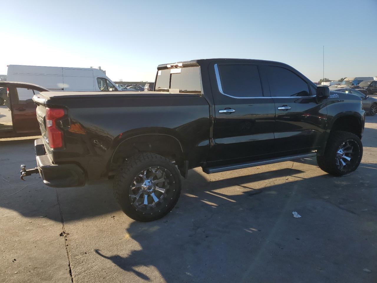 2019 CHEVROLET SILVERADO - Фото 3