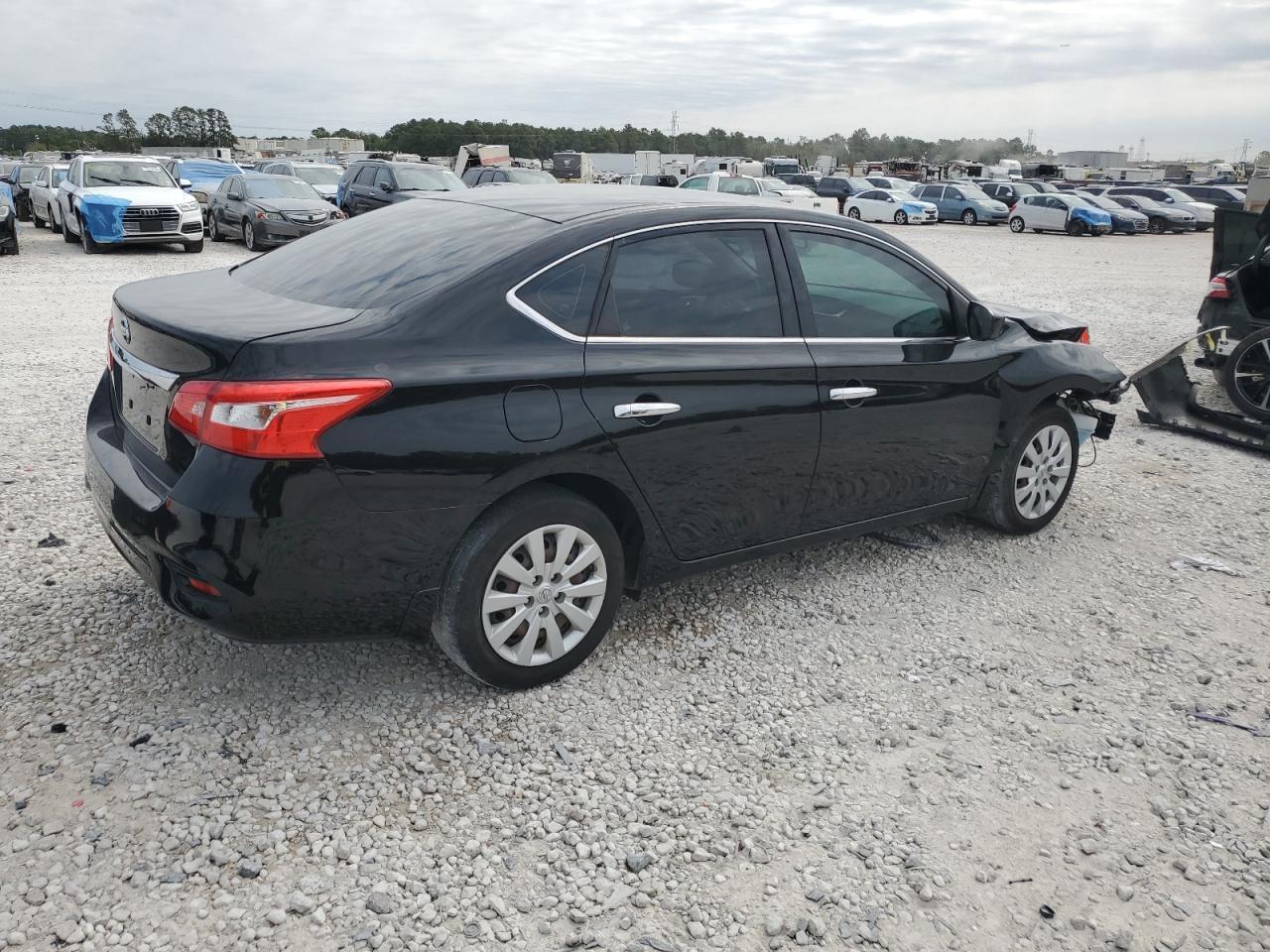 2017 NISSAN SENTRA S - Фото 3