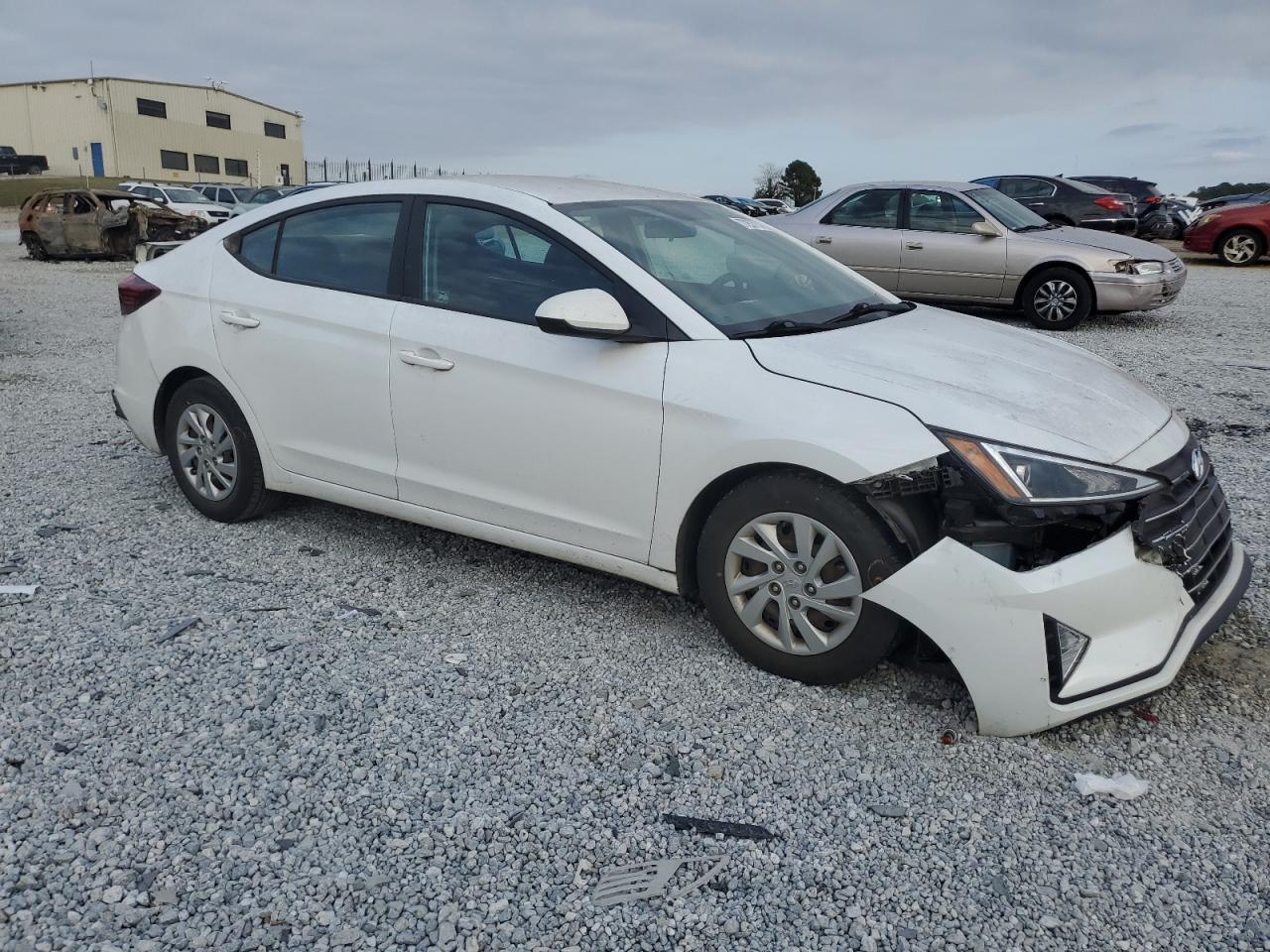 2019 HYUNDAI ELANTRA SE - Фото 4
