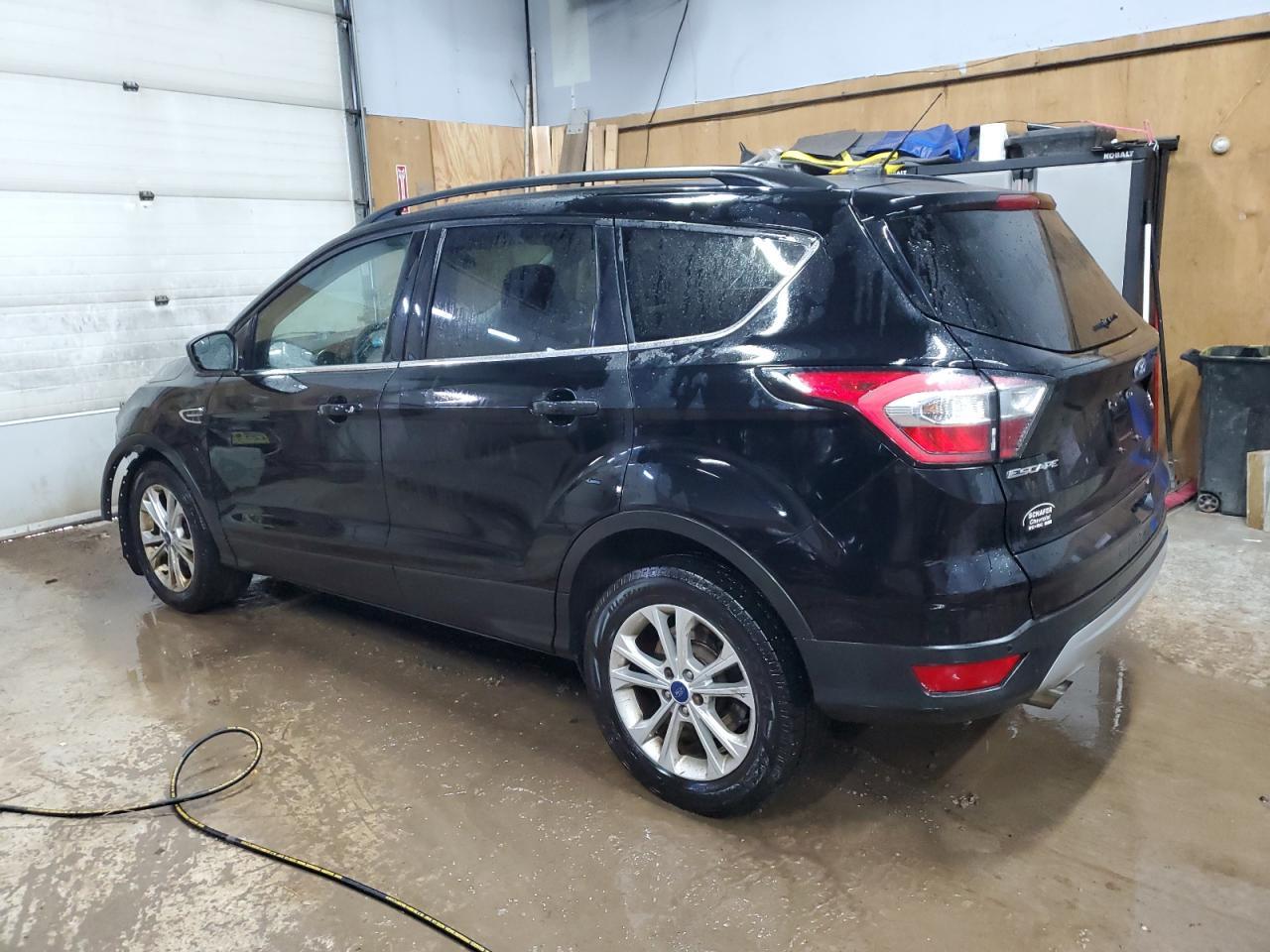 2017 FORD ESCAPE SE - Фото 2