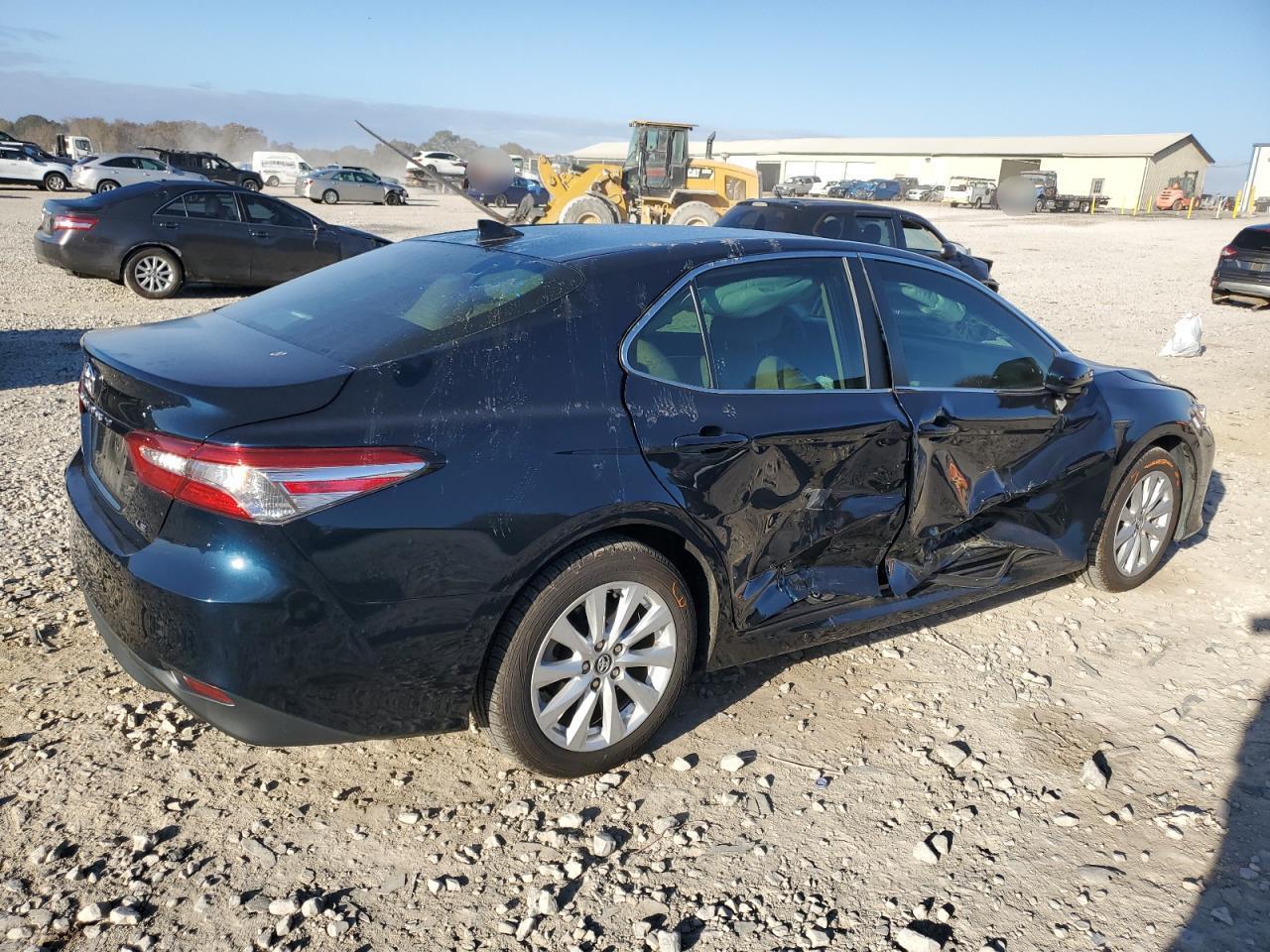 2020 TOYOTA CAMRY LE - Фото 3
