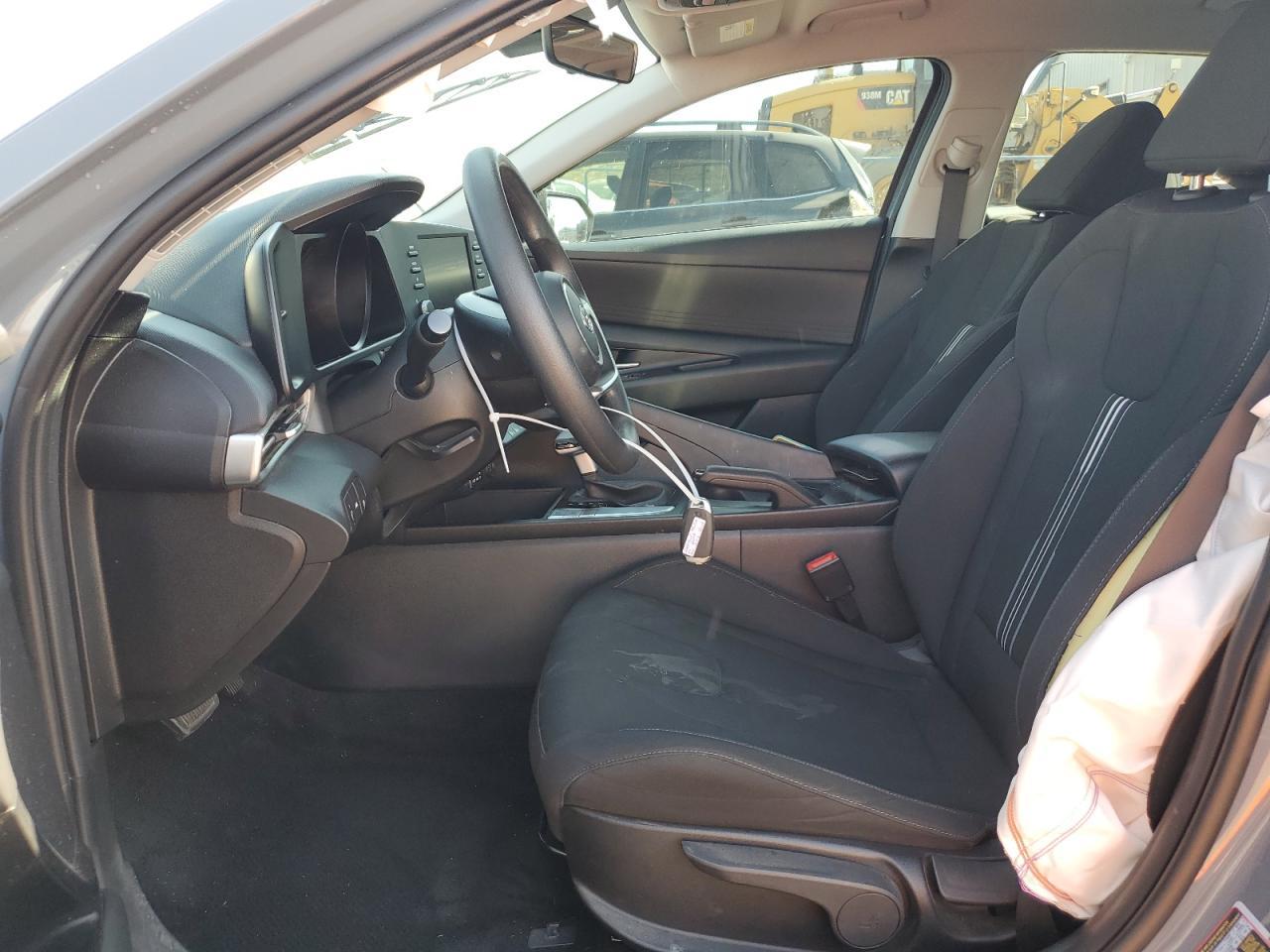 2023 HYUNDAI ELANTRA SE - Фото 7