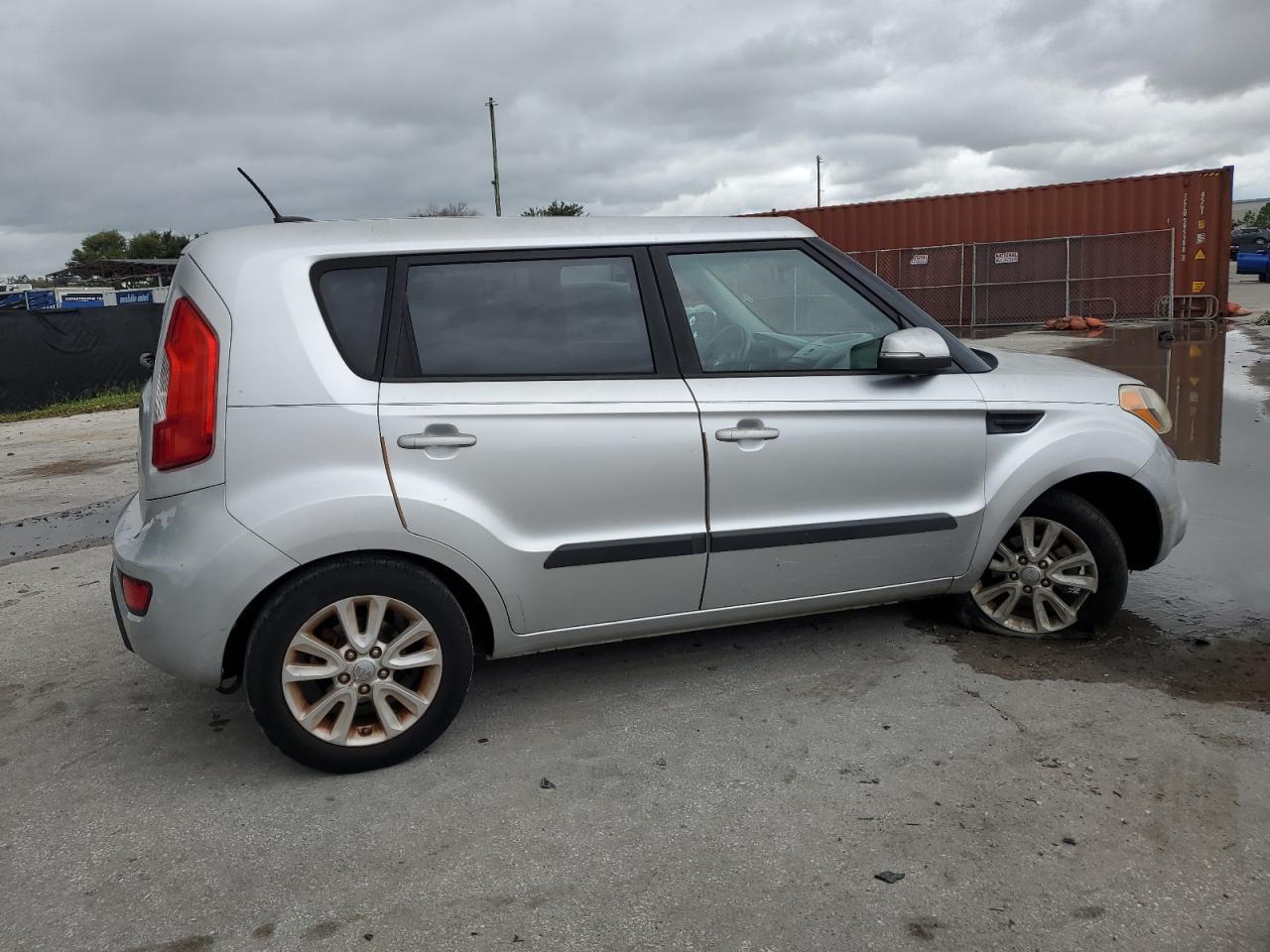 2013 KIA SOUL + - Image 3