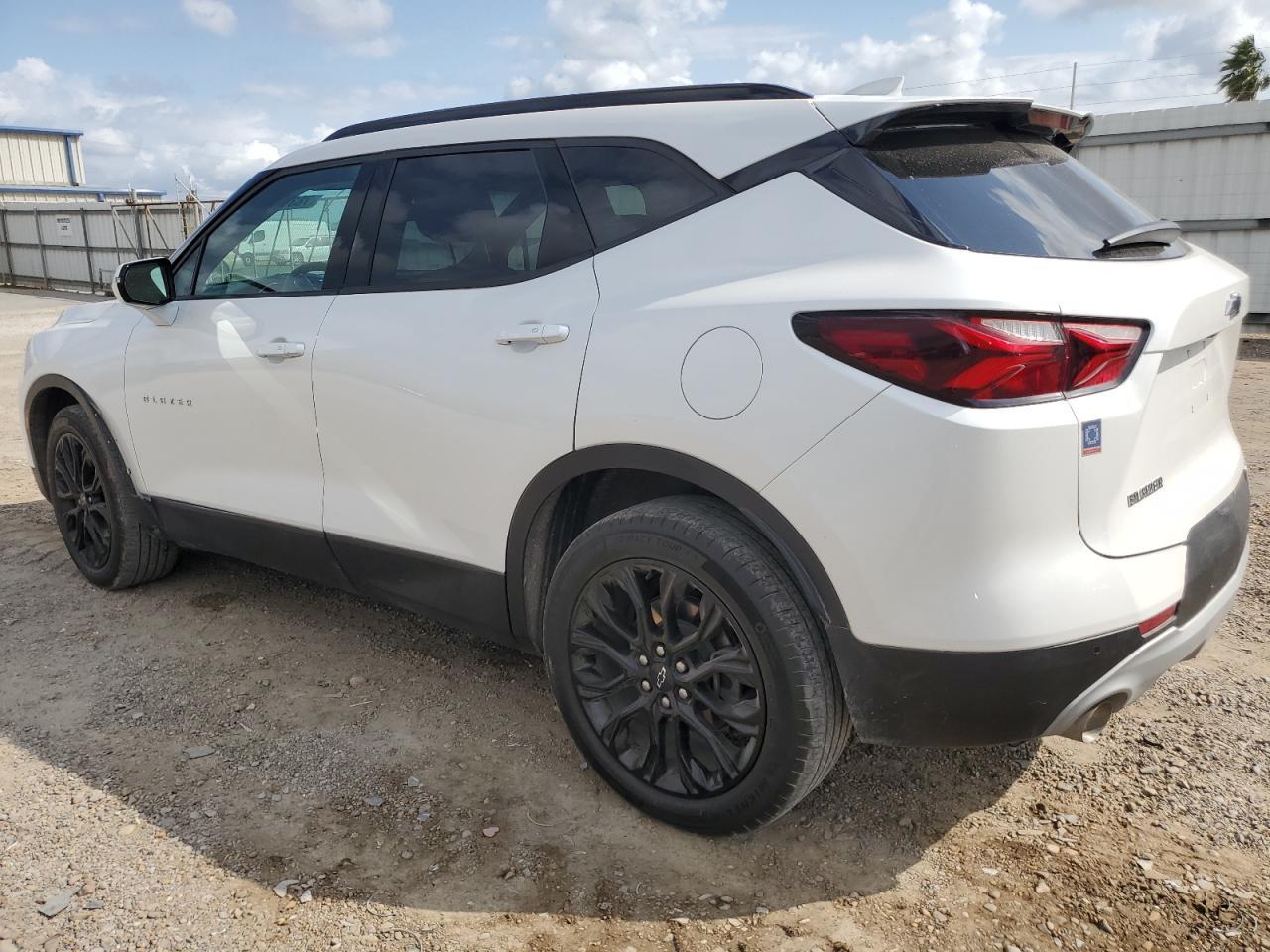 2022 CHEVROLET BLAZER 2LT - Image 2