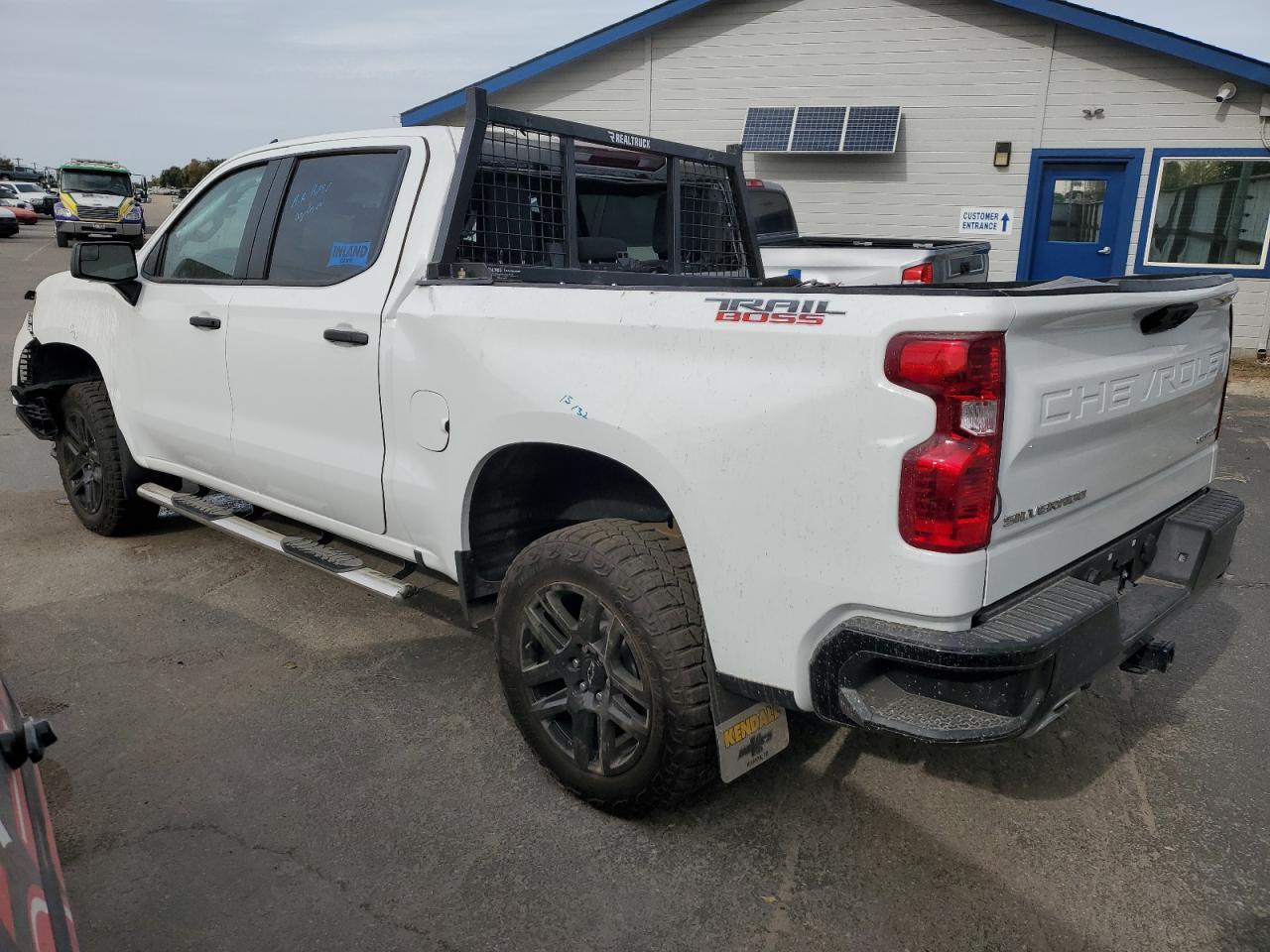 2024 CHEVROLET SILVERADO - Image 2