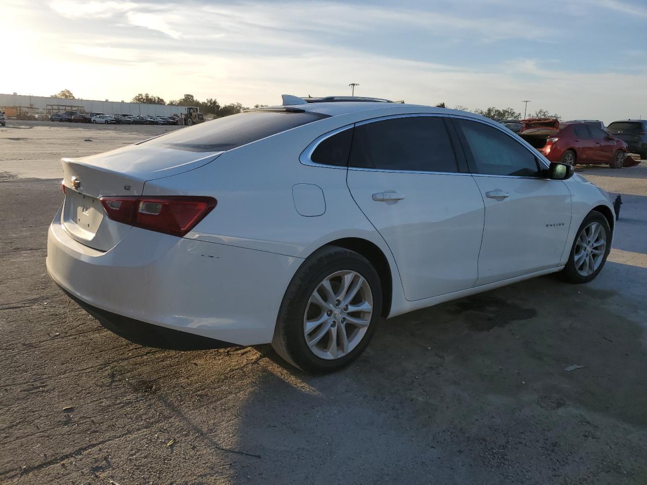 2017 CHEVROLET MALIBU LT - Фото 3