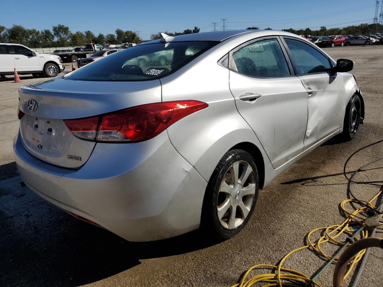 2013 HYUNDAI ELANTRA GL - Image 3