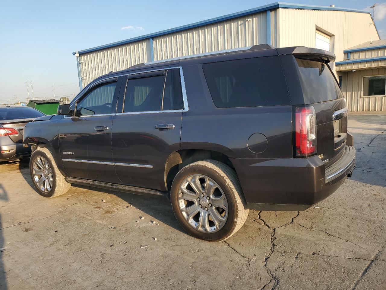 2017 GMC YUKON DENA - Фото 2