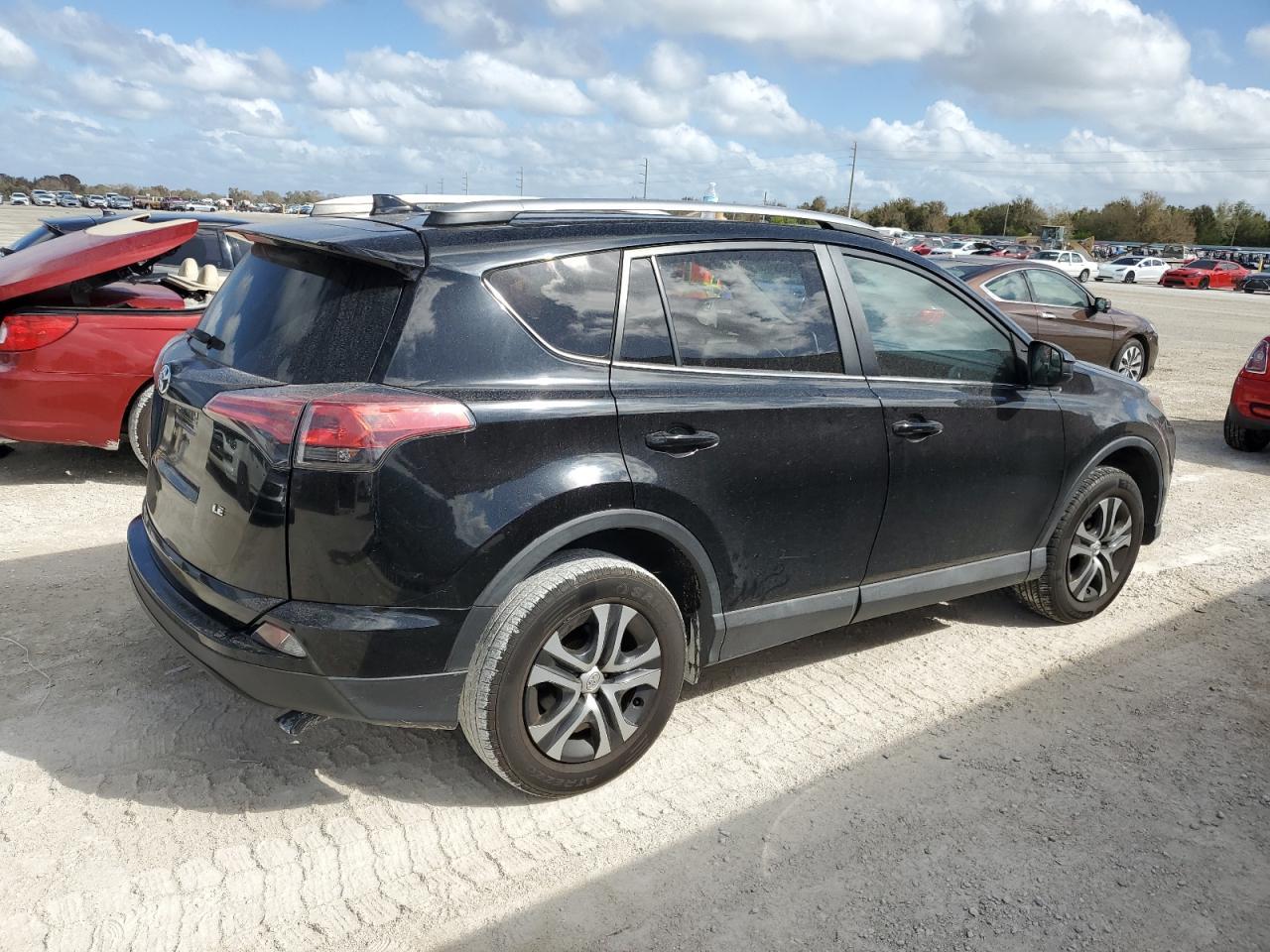 2018 TOYOTA RAV4 LE - Image 3