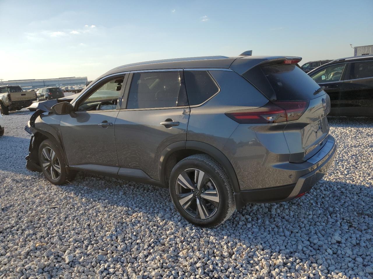 2024 NISSAN ROGUE SL - Image 2