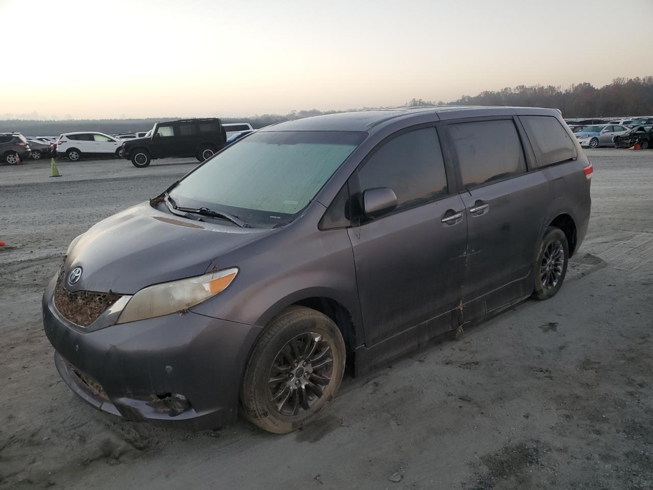 2011 TOYOTA SIENNA XLE