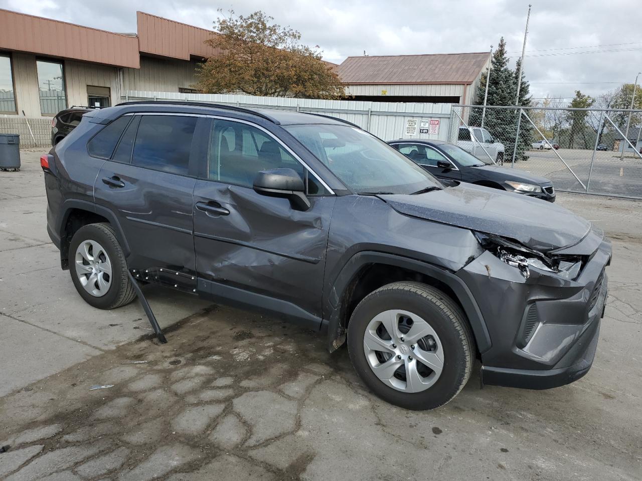 2021 TOYOTA RAV4 LE - Фото 4
