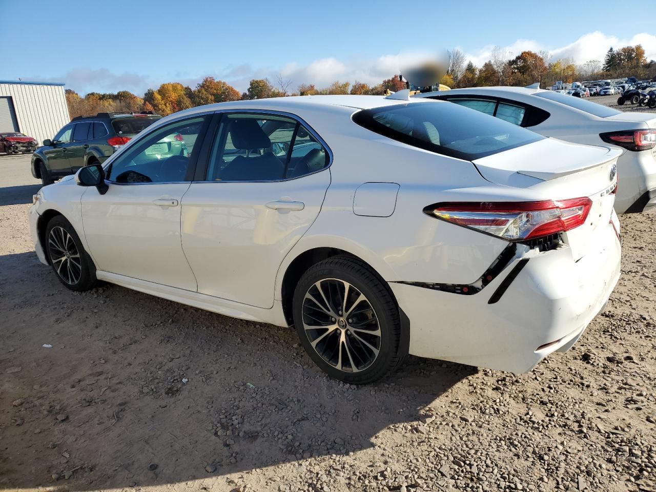 2020 TOYOTA CAMRY SE - Image 2