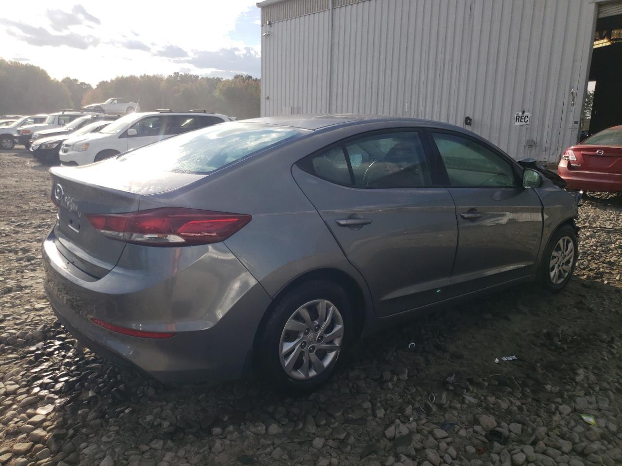 2018 HYUNDAI ELANTRA SE - Image 3