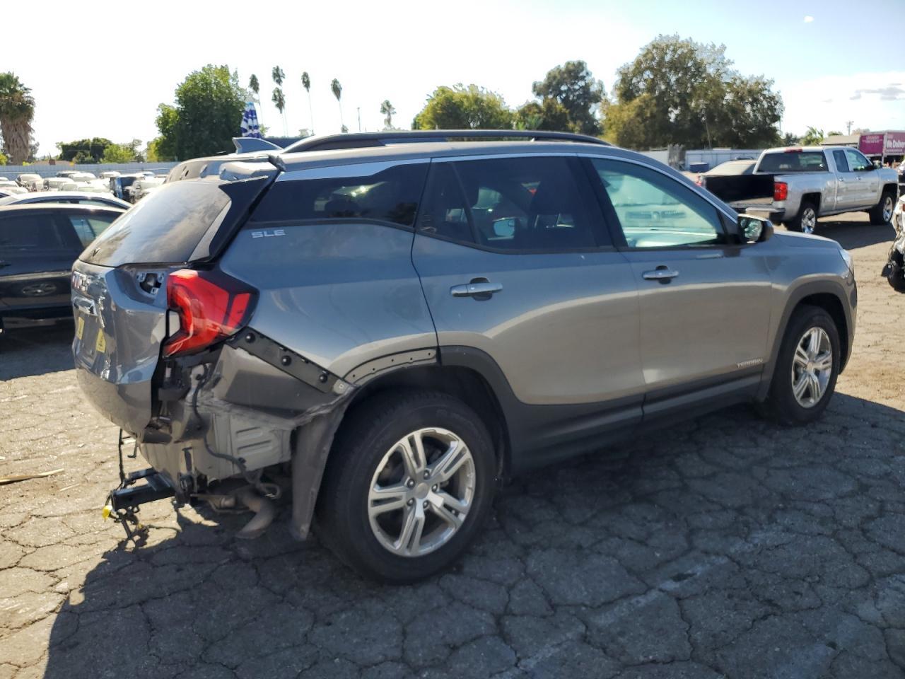 2018 GMC TERRAIN SL - Image 3