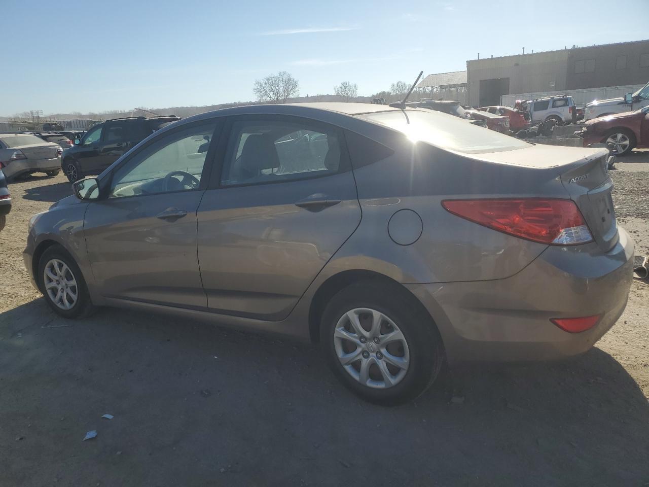 2014 HYUNDAI ACCENT GLS - Фото 2
