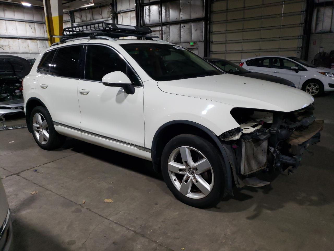 2011 VOLKSWAGEN TOUAREG V6 - Image 4