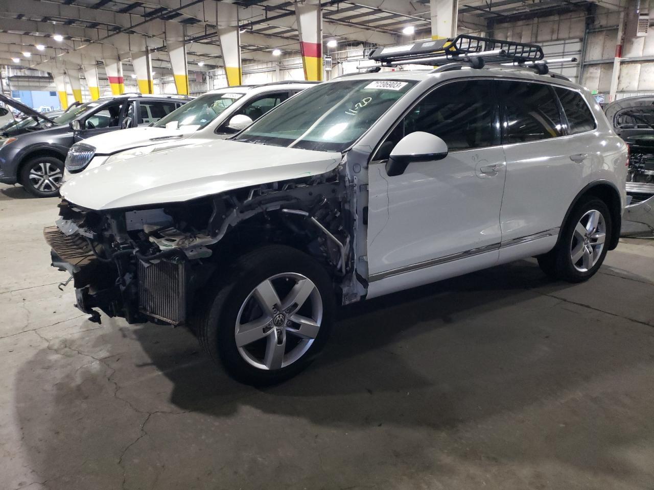 2011 VOLKSWAGEN TOUAREG V6