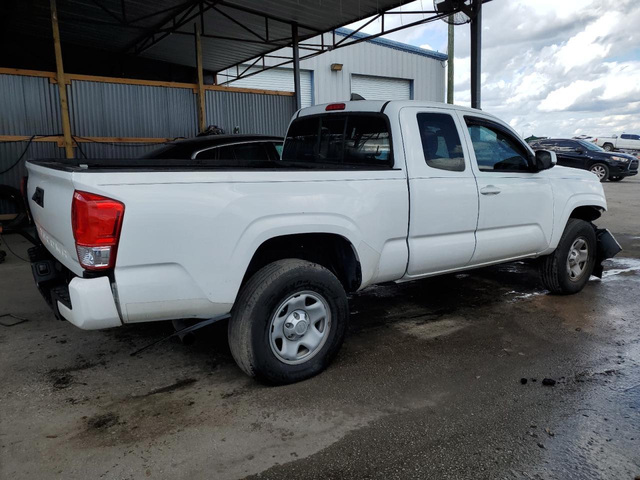2017 TOYOTA TACOMA ACC - Фото 3