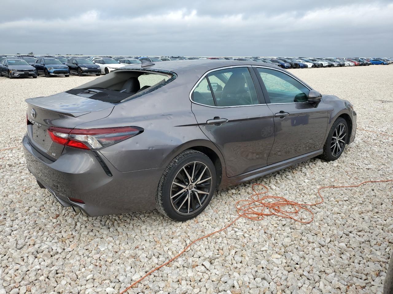 2021 TOYOTA CAMRY SE - Image 3