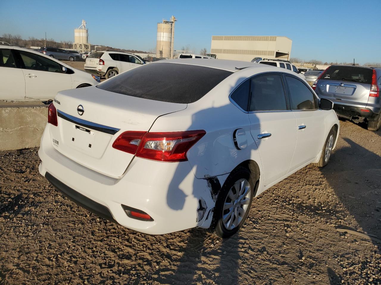 2016 NISSAN SENTRA S - Фото 3