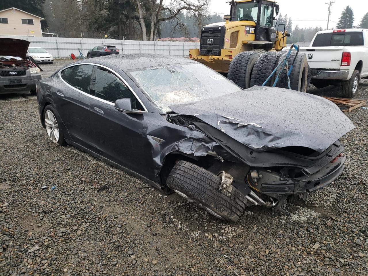 2015 TESLA MODEL S 70 - Image 4
