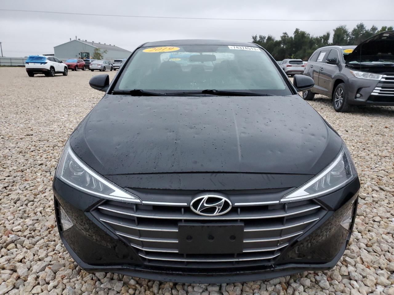 2019 HYUNDAI ELANTRA SE - Фото 5