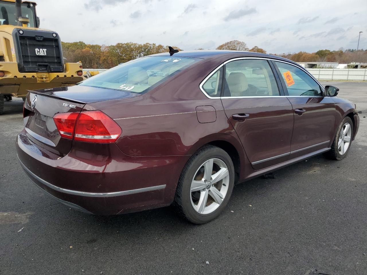 2013 VOLKSWAGEN PASSAT SEL - Image 3