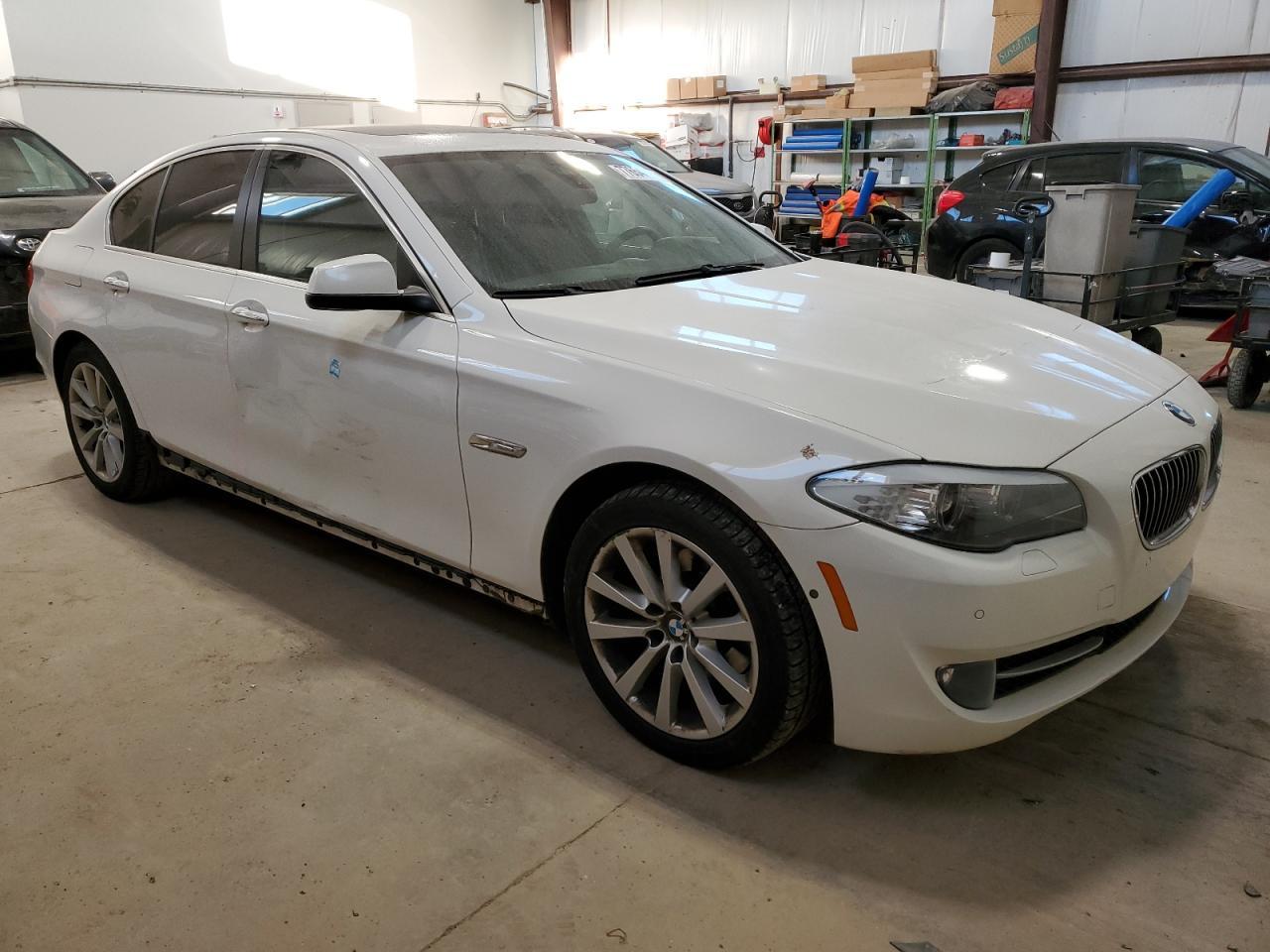 2013 BMW 528 XI - Image 4