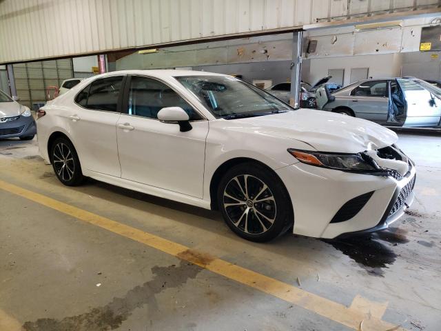 2020 Toyota Camry Se - Фото 4