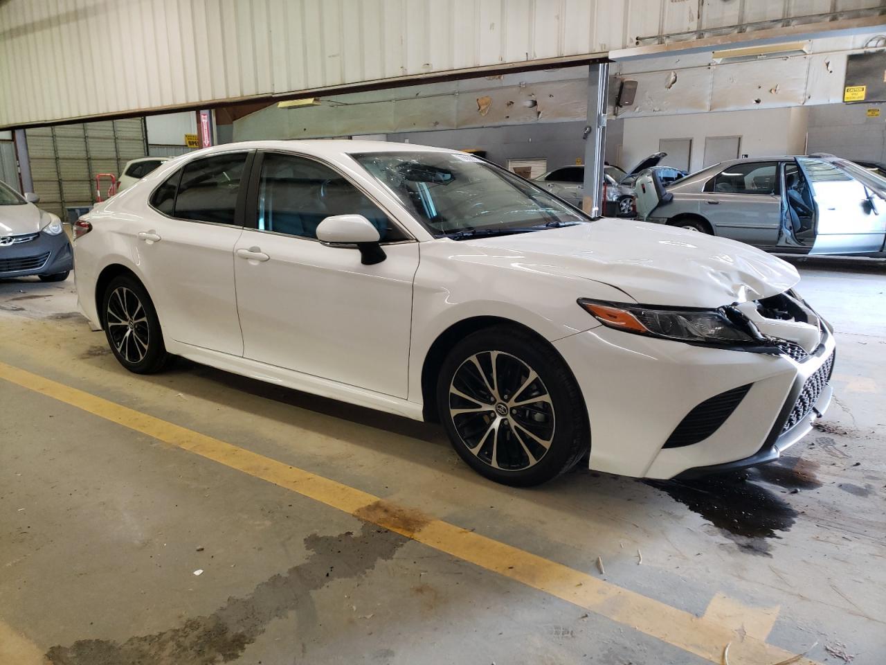 2020 TOYOTA CAMRY SE - Image 4