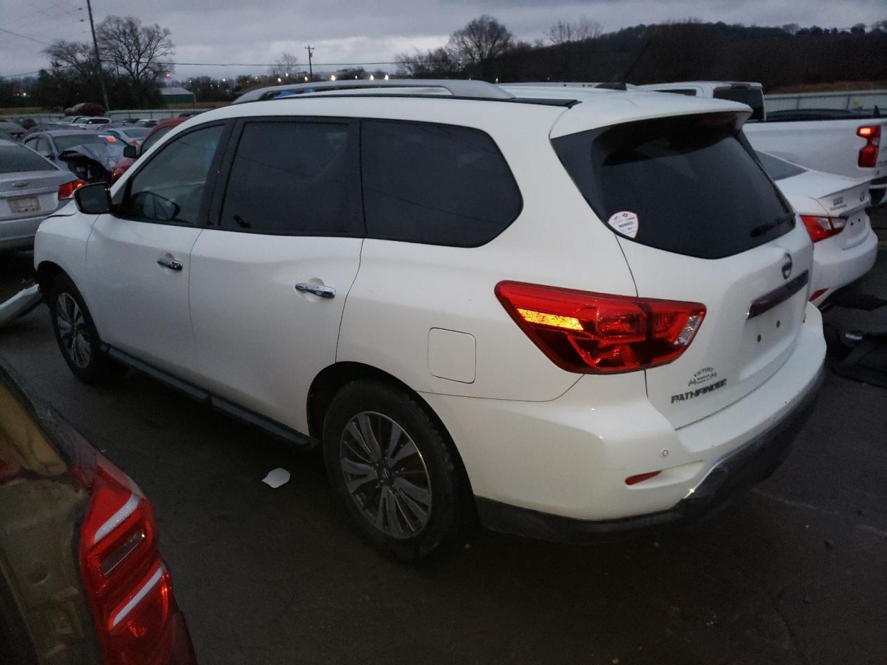 2017 NISSAN PATHFINDER - Image 2