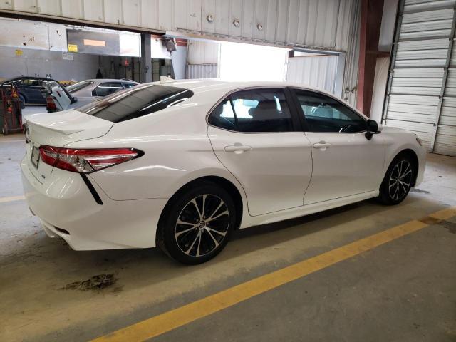 2020 Toyota Camry Se - Фото 3