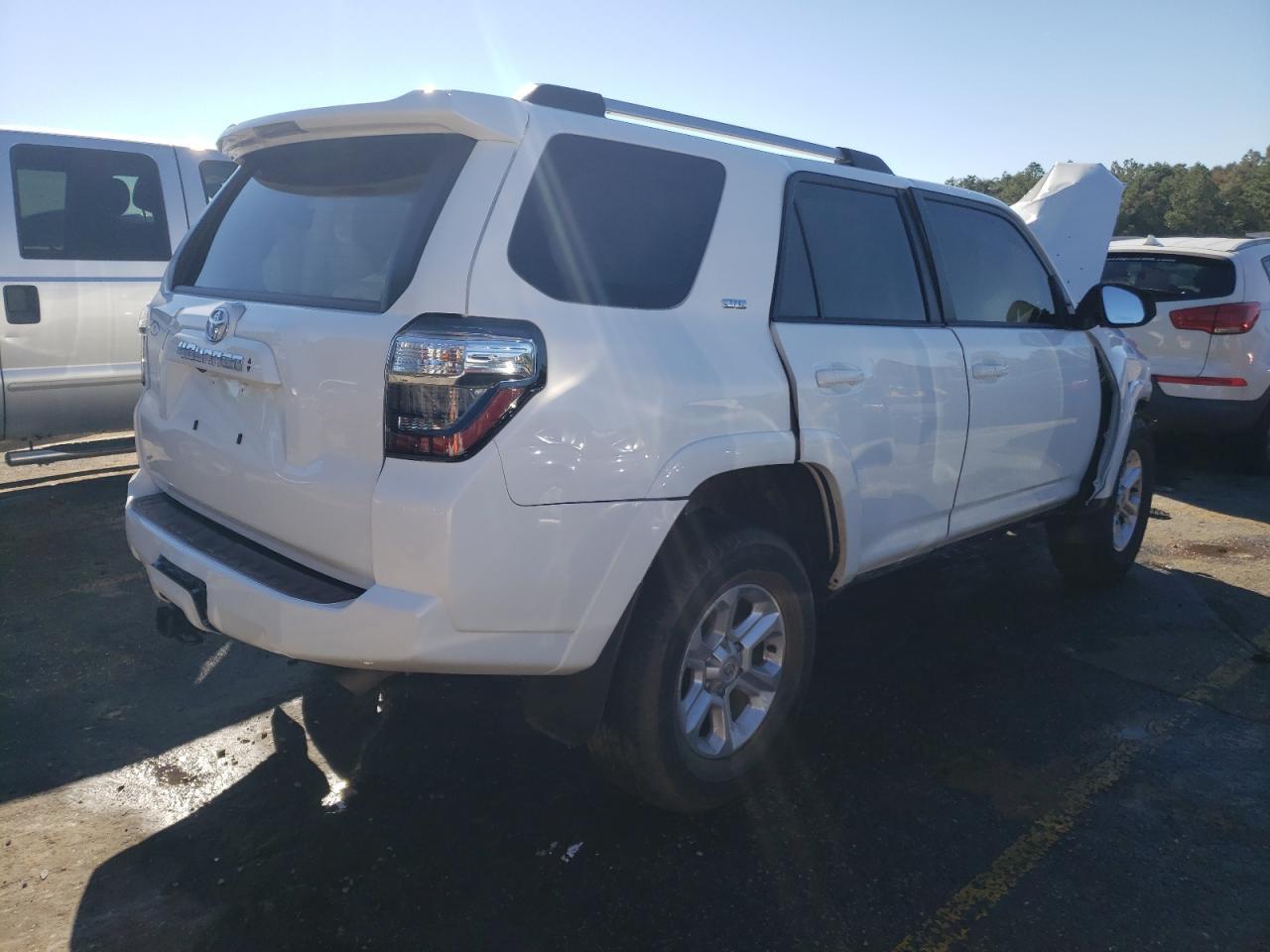 2022 TOYOTA 4RUNNER SR - Image 3