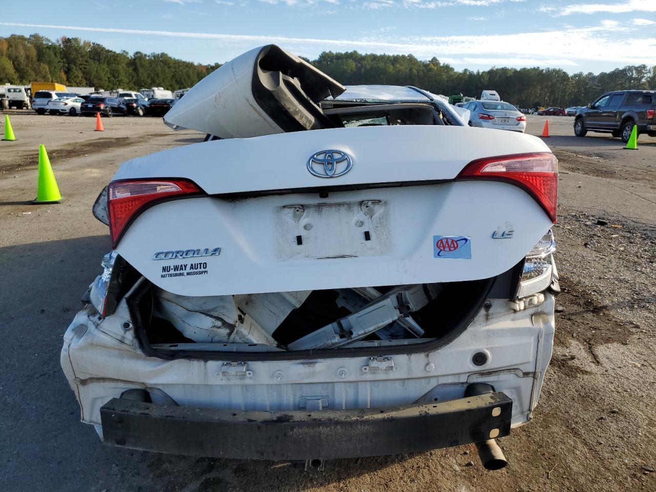 2019 TOYOTA COROLLA L - Image 6