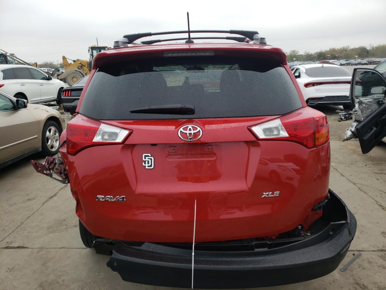 2015 TOYOTA RAV4 XLE - Фото 6