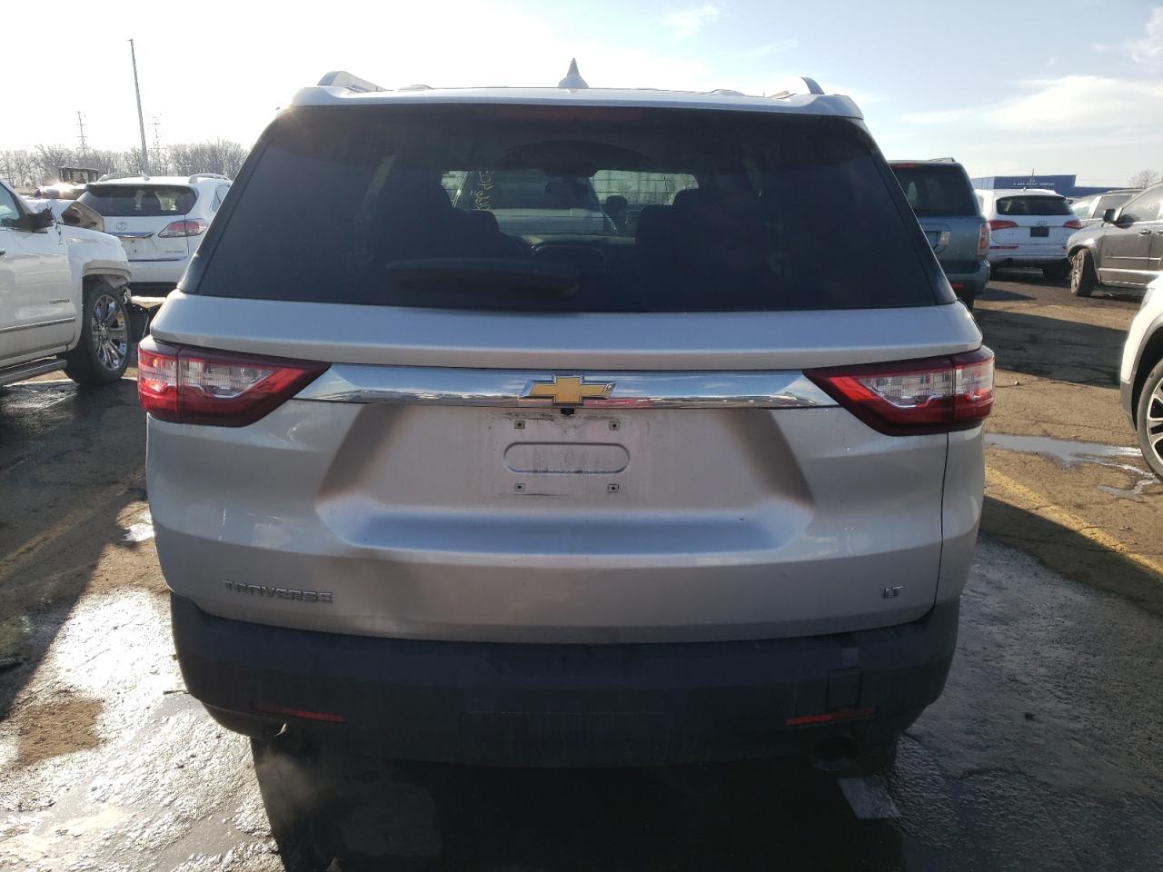 2018 CHEVROLET TRAVERSE L - Фото 6