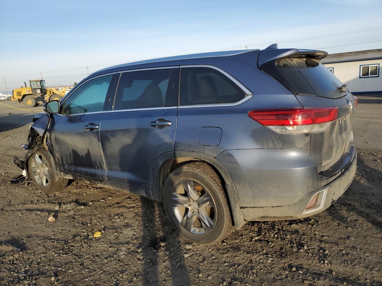 2019 TOYOTA HIGHLANDER - Image 2