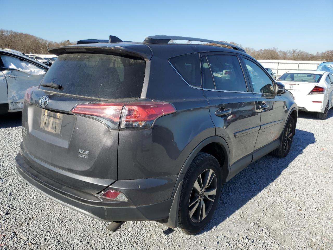 2017 TOYOTA RAV4 XLE - Фото 3
