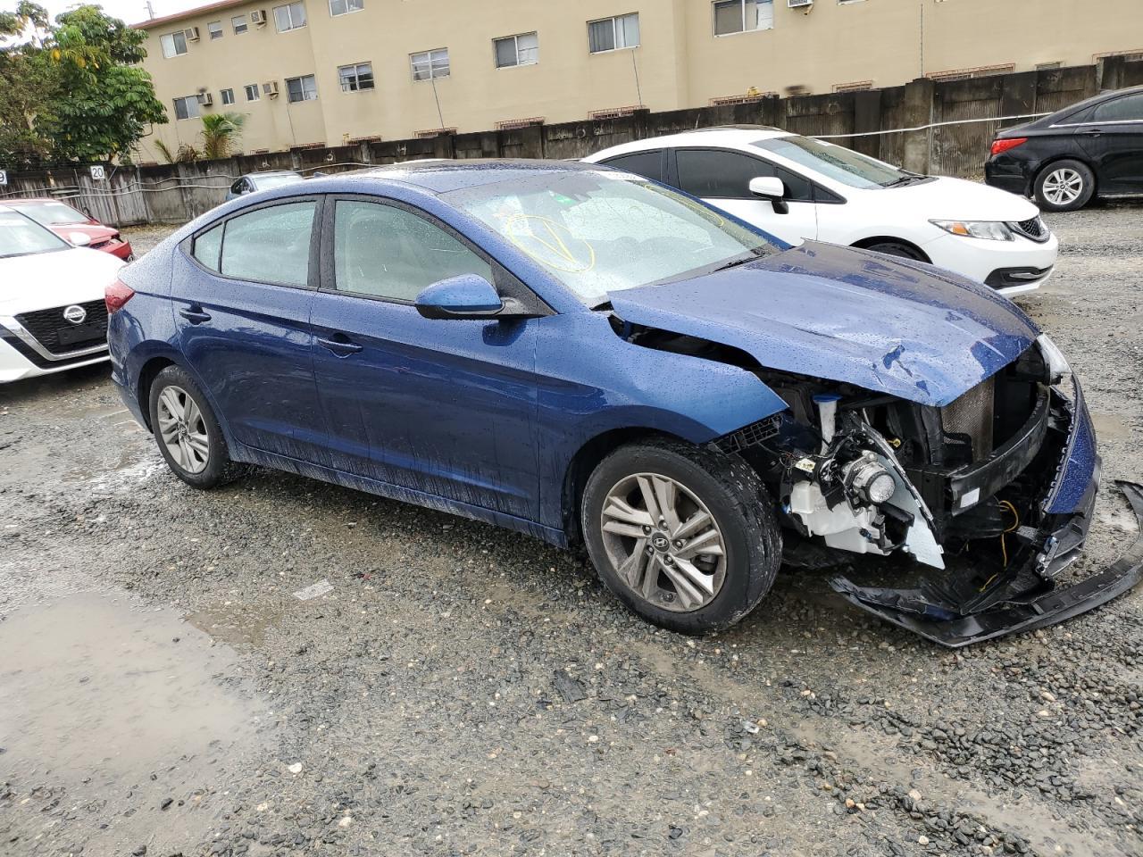 2019 HYUNDAI ELANTRA SE - Image 4